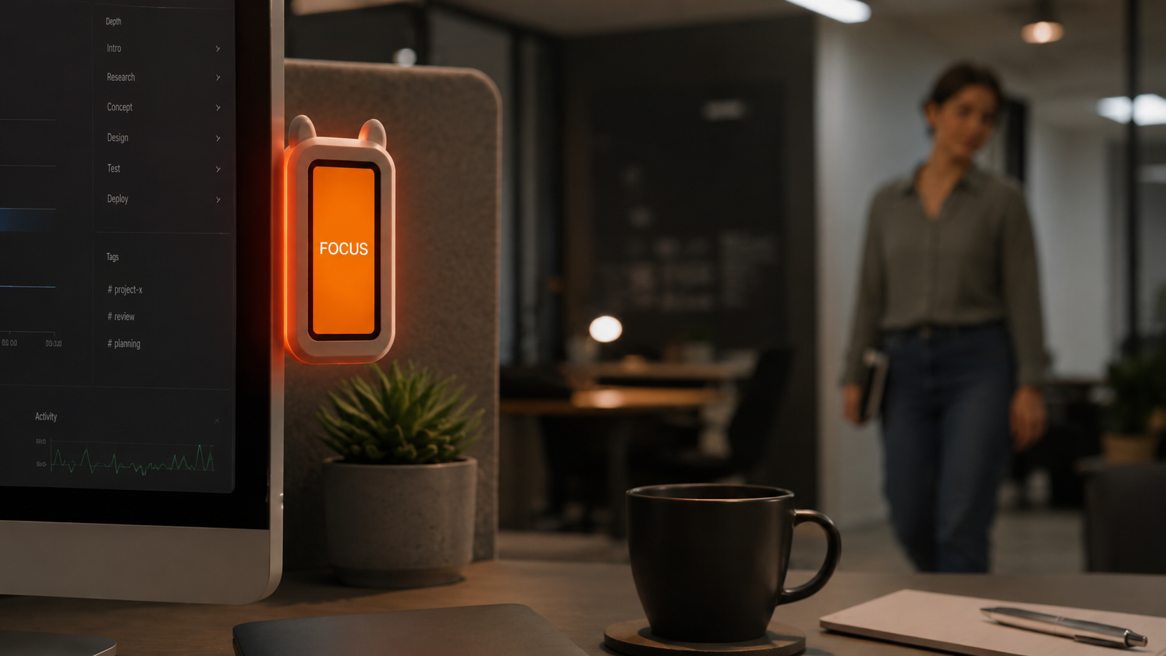 Open Busy Sign prototype showing FOCUS on a desk